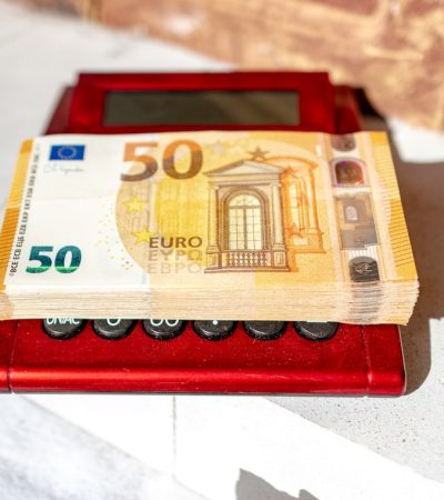 ROE (Return on Equity)