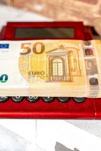 ROE (Return on Equity)